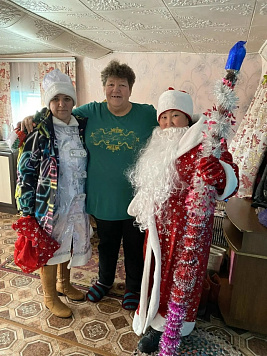 Новогоднее время-это сказочное время. Все люди ждут новогоднего чуда. Каждый верит, что в новогоднюю ночь исполняются все желания. Новый год не только самый веселый праздник, но и самый вкусный. Российский негосударственный благотворительный фонд, занимаю
